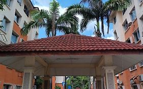 M.Fr Homestay Pangsapuri Putra Damai